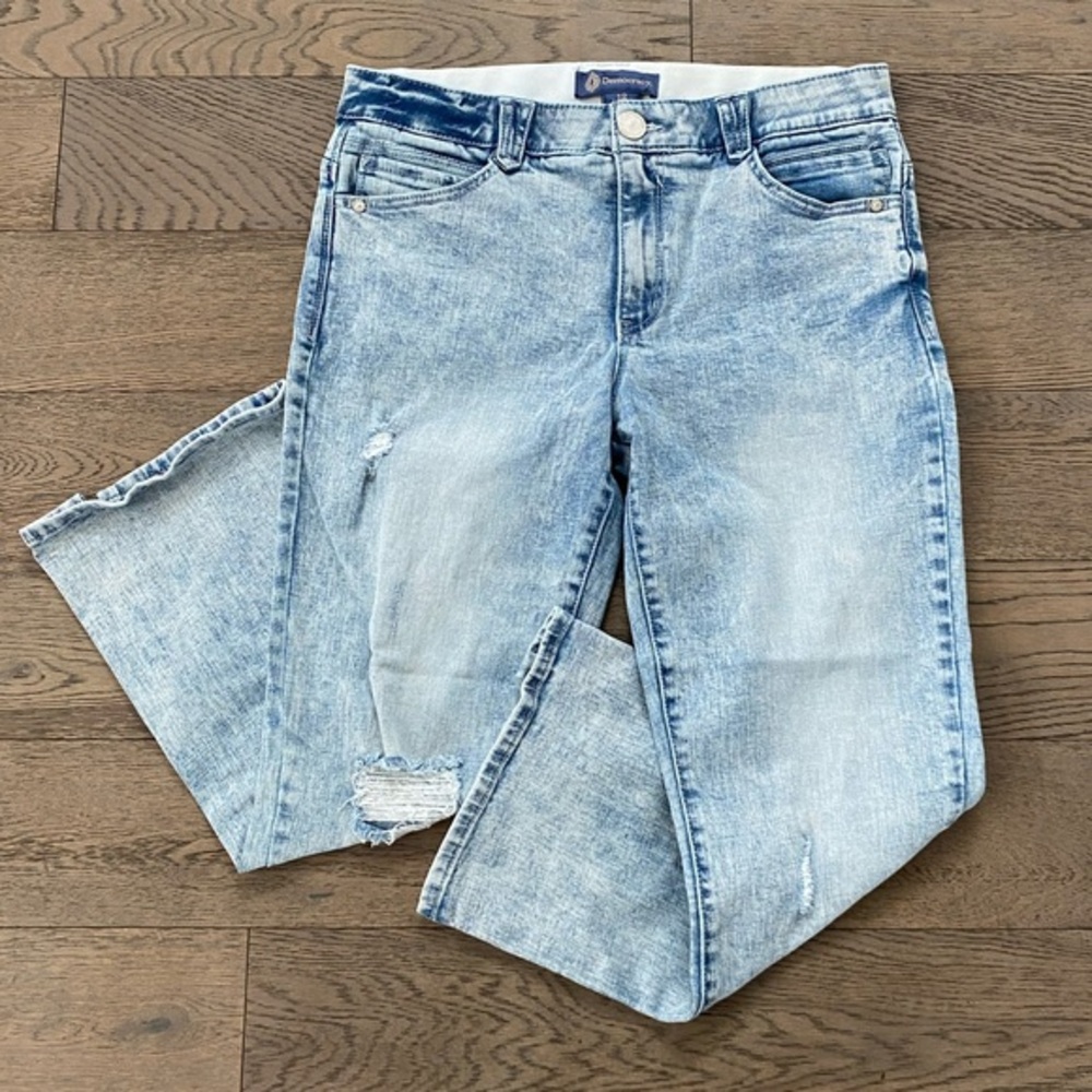 Democracy “Ab” Solution Distressed Straight Leg Crop Jeans